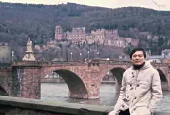 人文教育應始於一年級