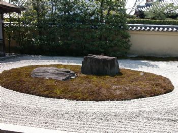 澄清透明樸拙孤寂