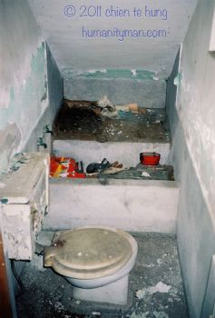 剛剛買下時的舊房子