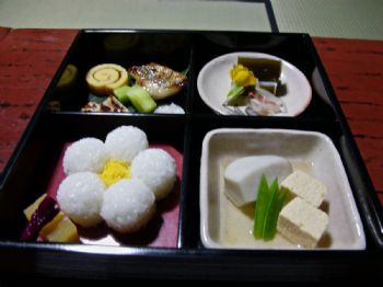 澄清透明樸拙孤寂